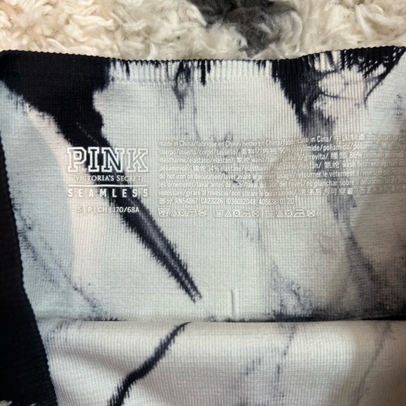 Victoria’s Secret PINK leggings & matching bra size small - Picture 2 of 2